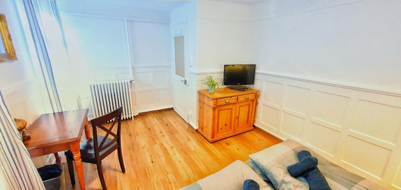 Sensi Living Station Apartment Pfäffikon Екстериор снимка